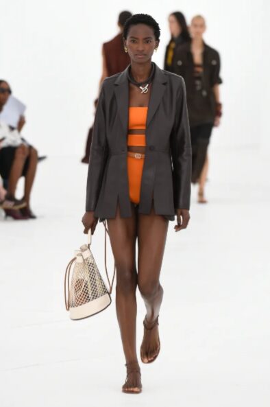 Hermès encontra leveza sem abrir mão do couro
