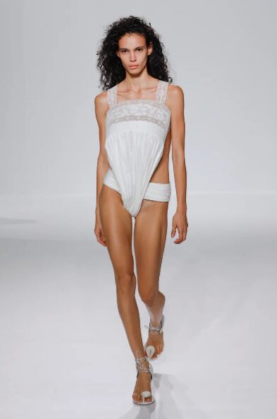 Jean Paul Gaultier faz do corpo uma experiência de modelagem