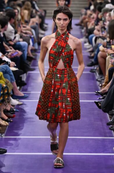 Miu Miu encontra beleza nas roupas que usamos todos os dias