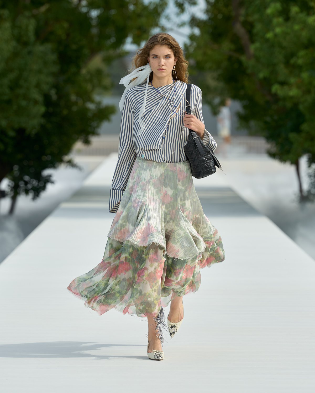 Jonathan Anderson está reescrevendo a mulher Dior