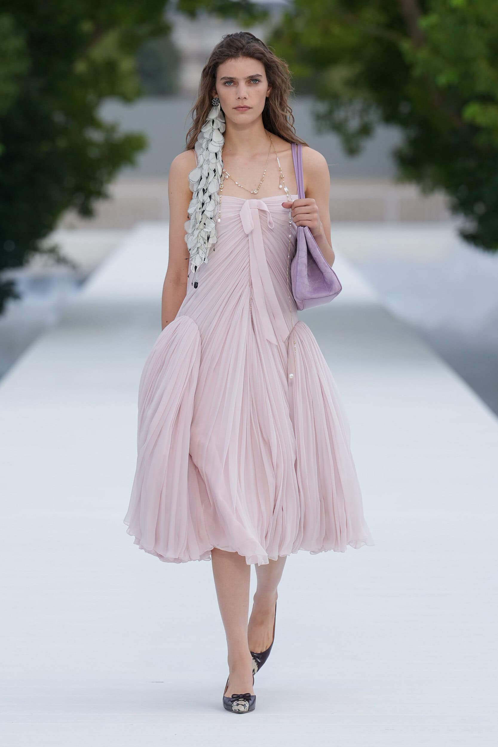 Jonathan Anderson está reescrevendo a mulher Dior